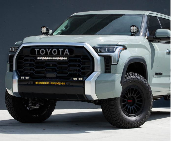 Baja Designs 2022 Toyota Tundra 20 pulgadas S8 Kit de montaje de luz detrás del parachoques - Ámbar