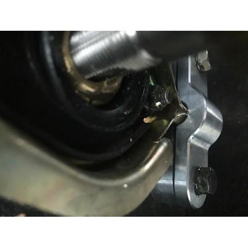 BLOX Racing 2-Piece Billet Aluminum Solid Shifter Bushing for Honda Civic, CRX, and Acura Integra