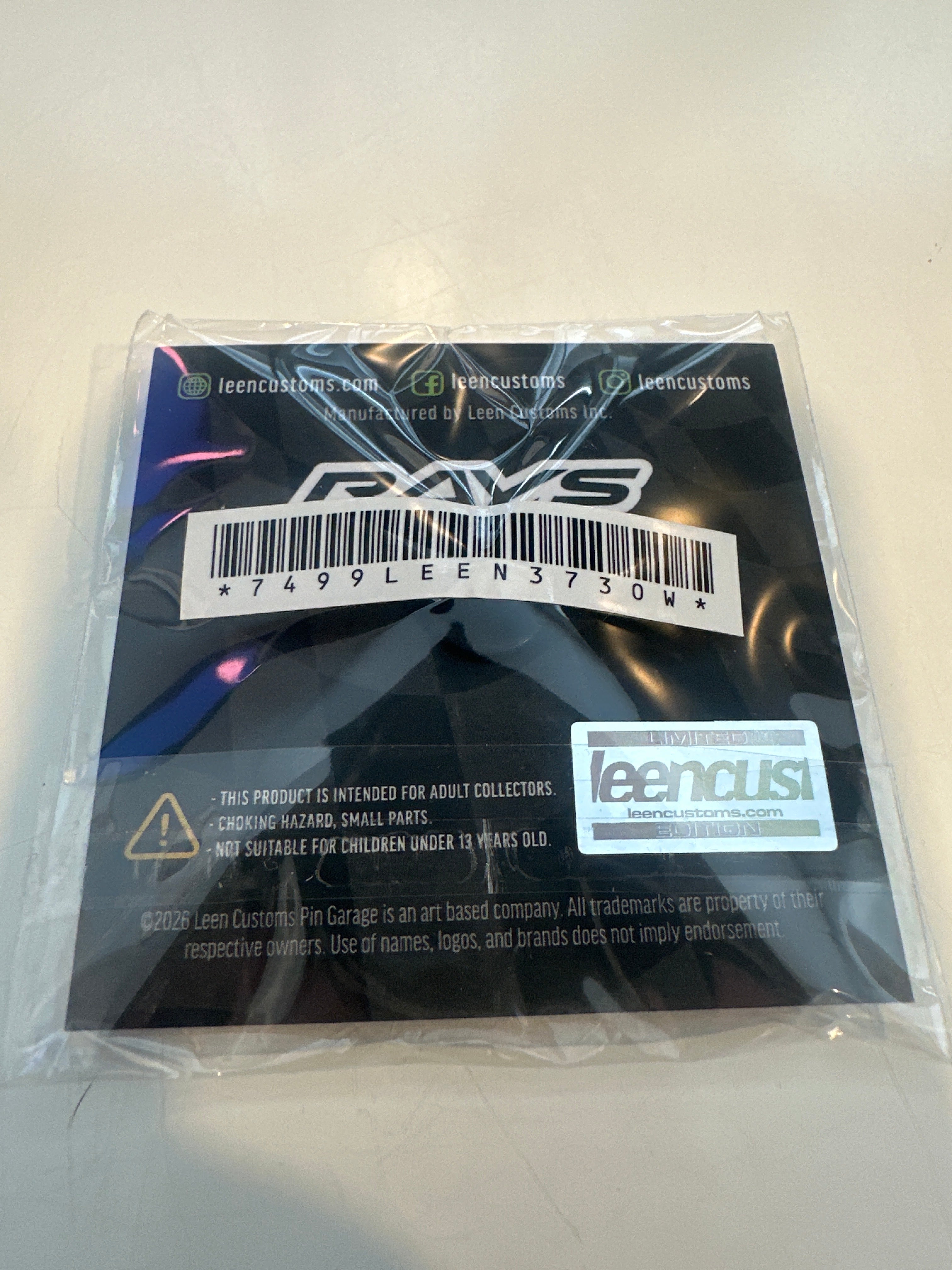 RAYS x LEEN TE37 30TH PIN BADGE WH | 7499LEEN3730W