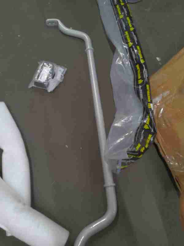 Whiteline X Heavy Duty Adjustable Rear 20mm Sway bar - Nissan GT-R R35 — Incomplete: Missing sway bar brackets