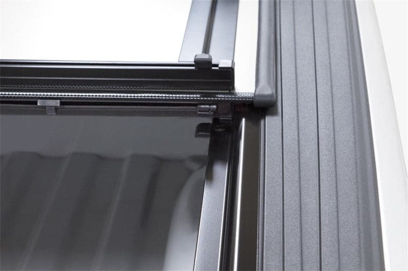 Access LOMAX Cubierta triple plegable 16-19 Toyota Tacoma (excepto cubiertas duras OEM) - Cama estándar de 6 pies