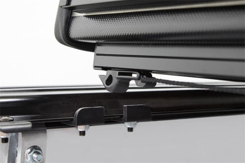 Access LOMAX Cubierta triple plegable 16-19 Toyota Tacoma (excepto cubiertas duras OEM) - Cama estándar de 6 pies