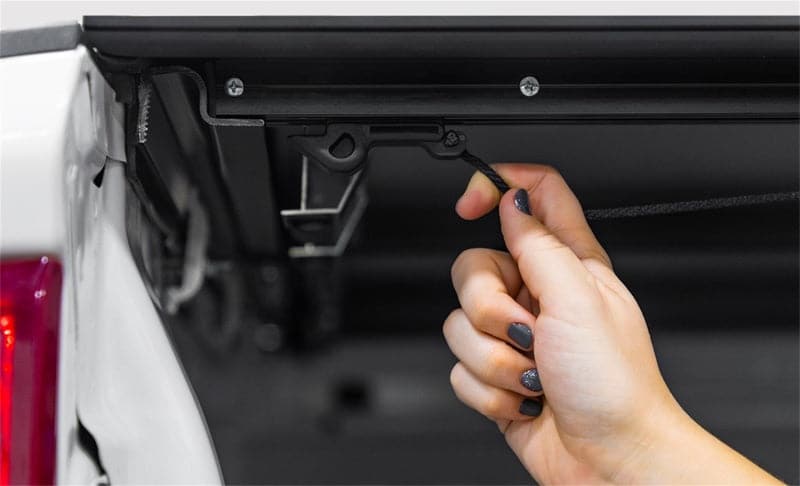 Access LOMAX Cubierta triple plegable 16-19 Toyota Tacoma (excepto cubiertas duras OEM) - Cama estándar de 6 pies