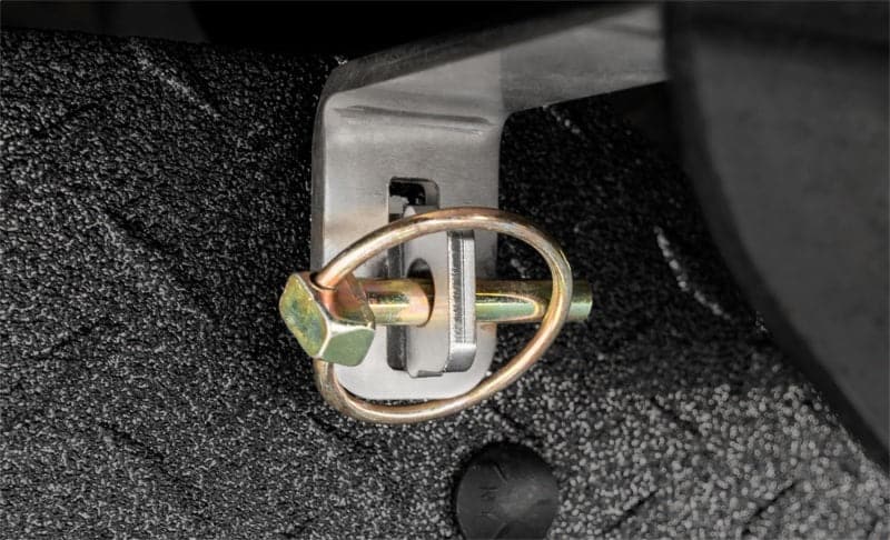Access Rockstar 2022+ Toyota Tundra (con caucho ajustable) Aleta de remolque de ancho completo con acabado de uretano negro