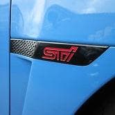 Conjunto de insignias de guardabarros negras Subaru STI para Subaru STi 2015+